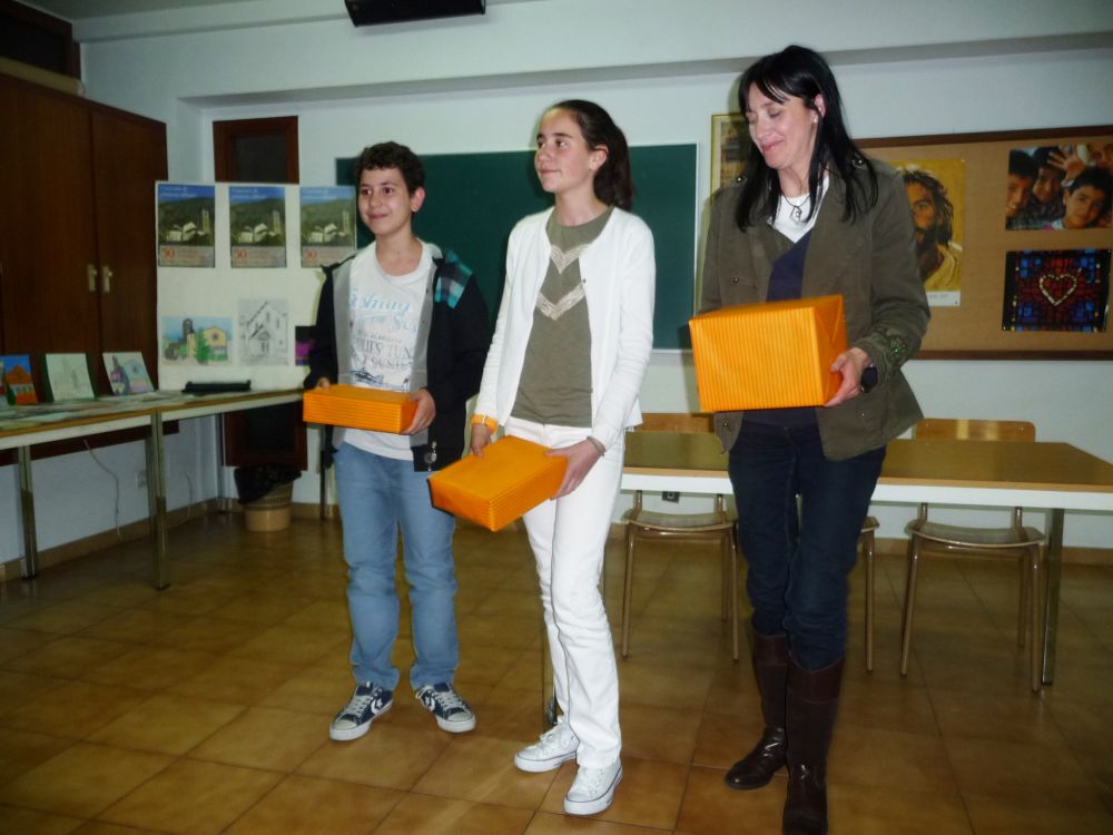 Lliurament de premis del concurs de pintura i redacció amb motiu del 50è aniversaro de l'ampliació de l'Església de St. Esteve