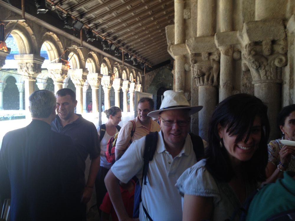 Famílies del moviment “Comunió i Alliberament” visiten la Catedral de La Seu