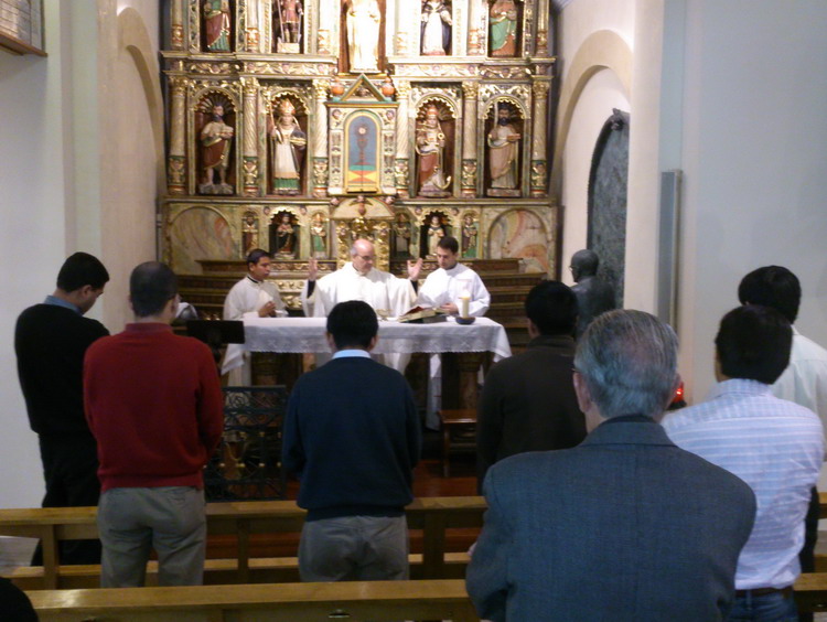 Missa a l'església de Sant Julià de Lòria