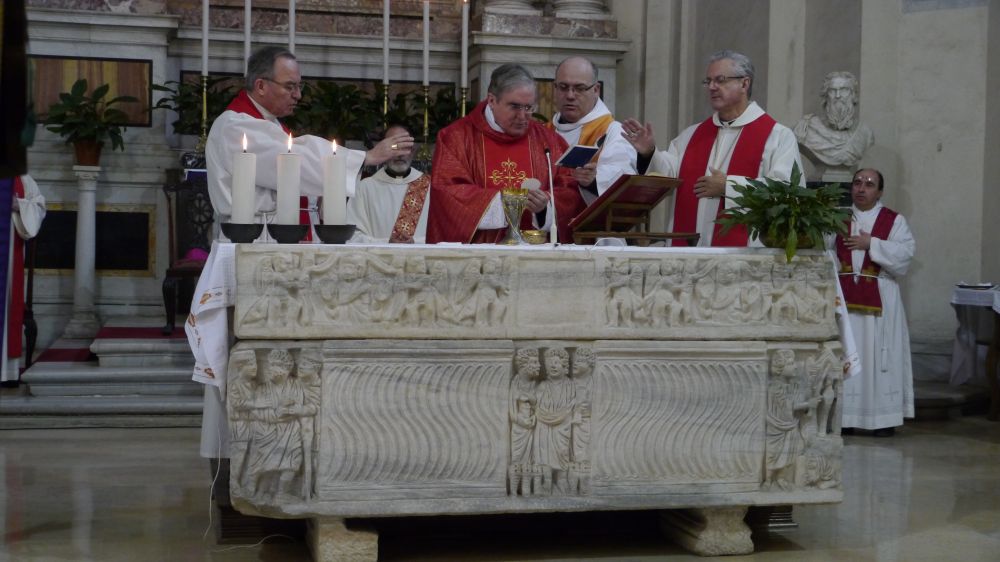 Els bisbes celebren l’Eucaristia a Sant Sebastià a les Catacumbes