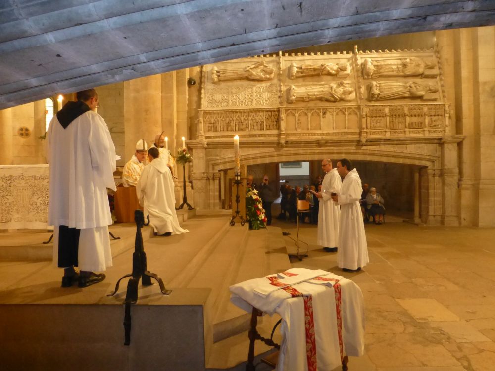 Ordenació de dos diaques a Poblet